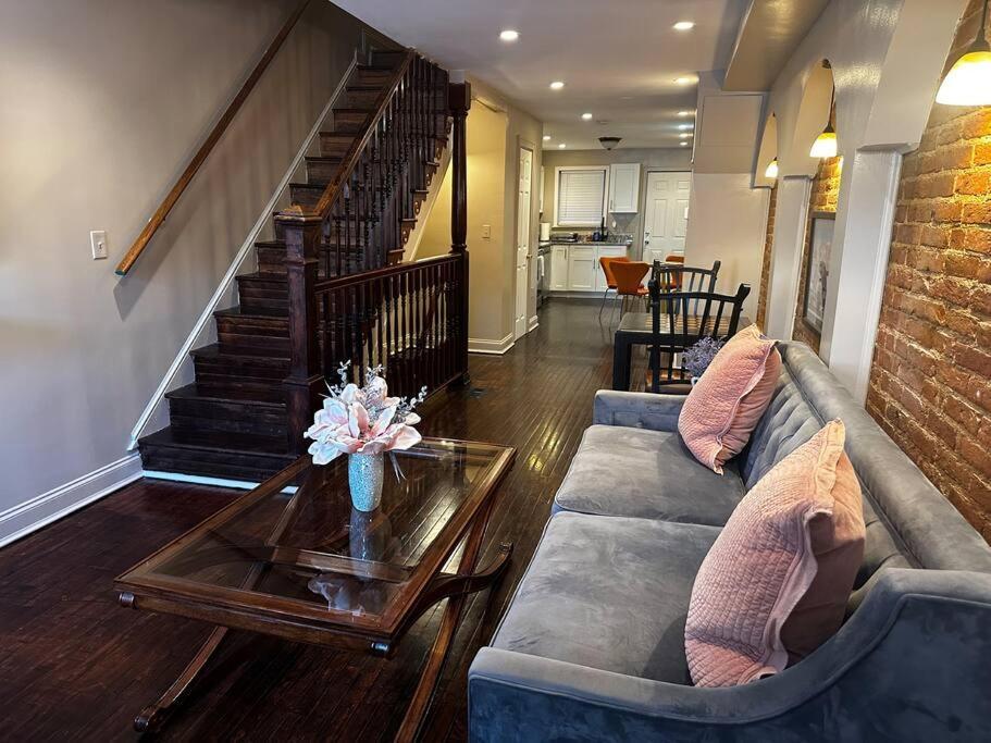 Townhouse In *