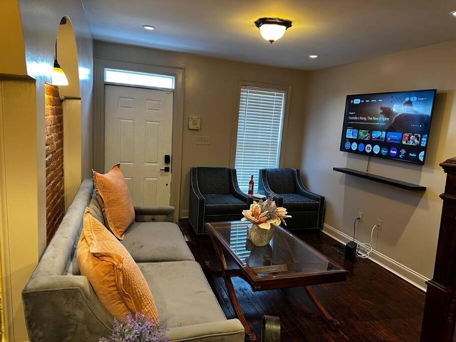 Townhouse In Apartment *